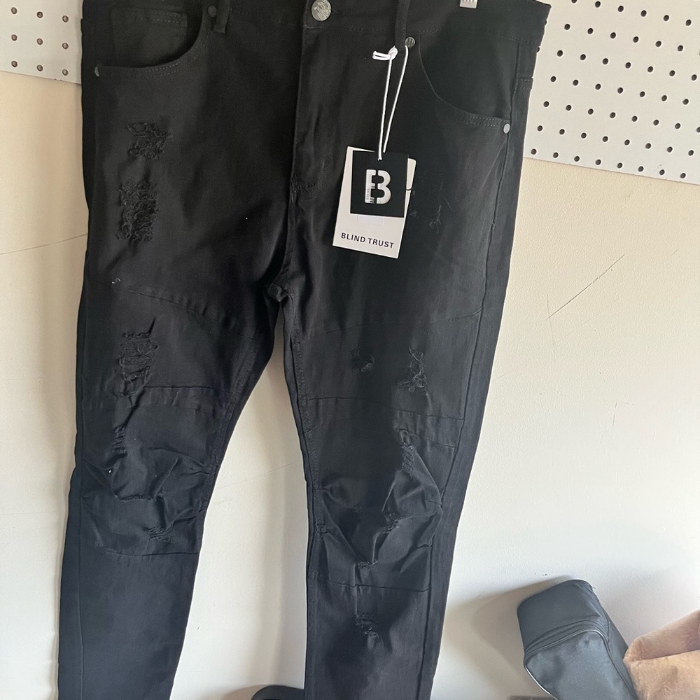 Men's Black Distressed Jeans